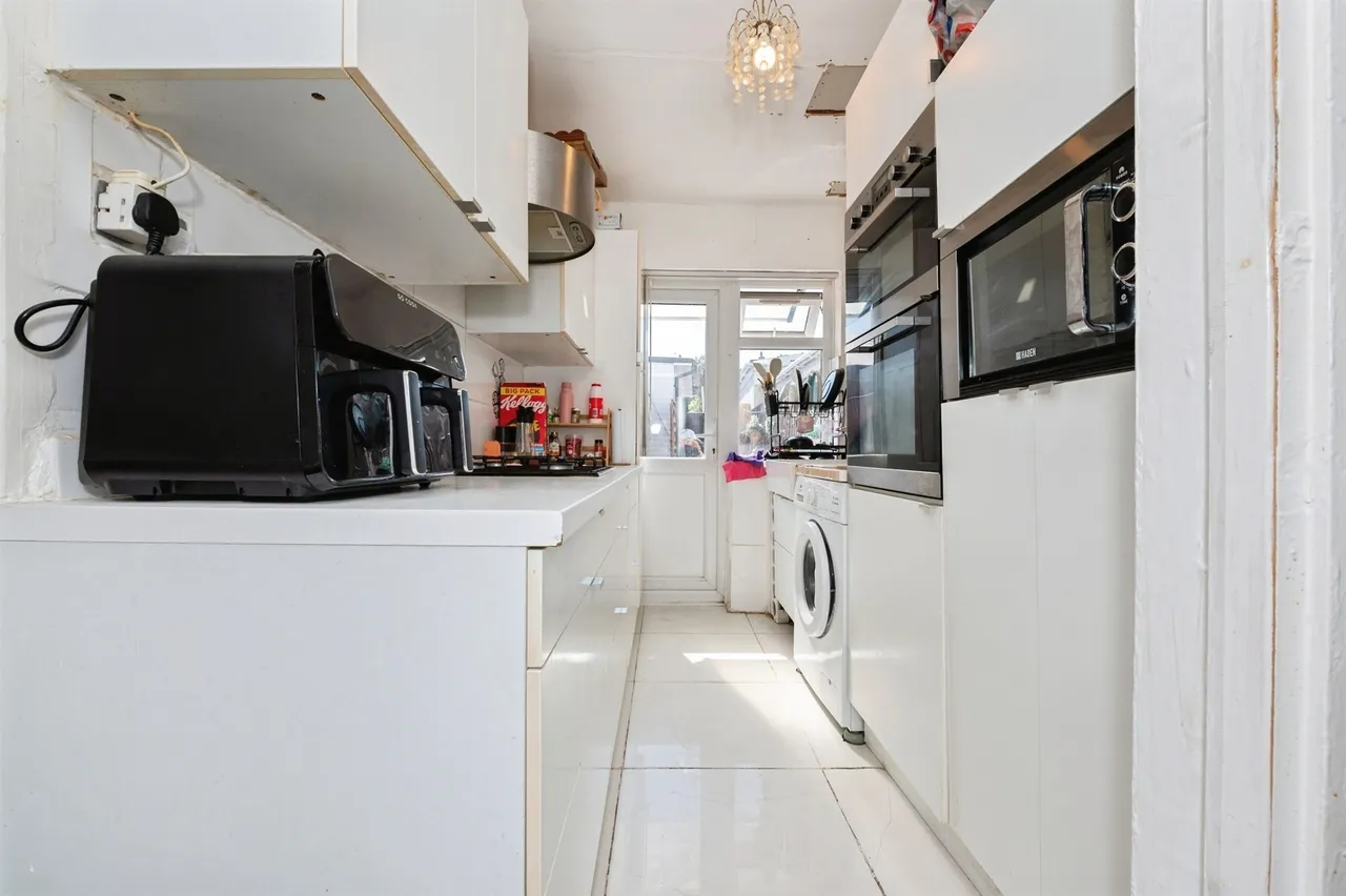 Alfred Road, Aveley, South Ockendon, photo 3
