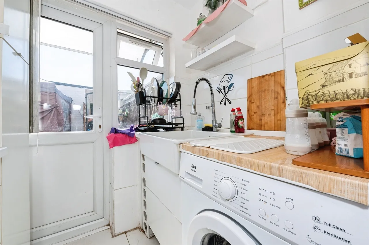 Alfred Road, Aveley, South Ockendon, photo 6
