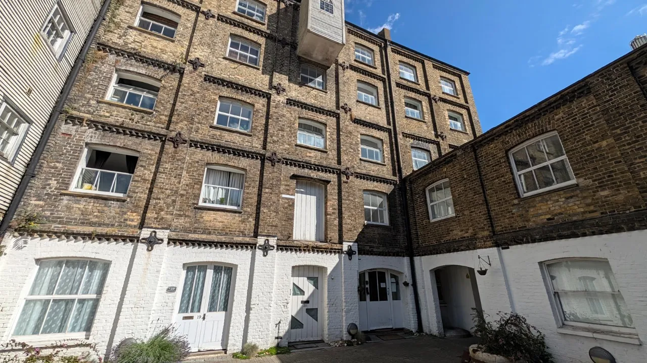 1 bed flat to rent, London Road, Dover, CT17