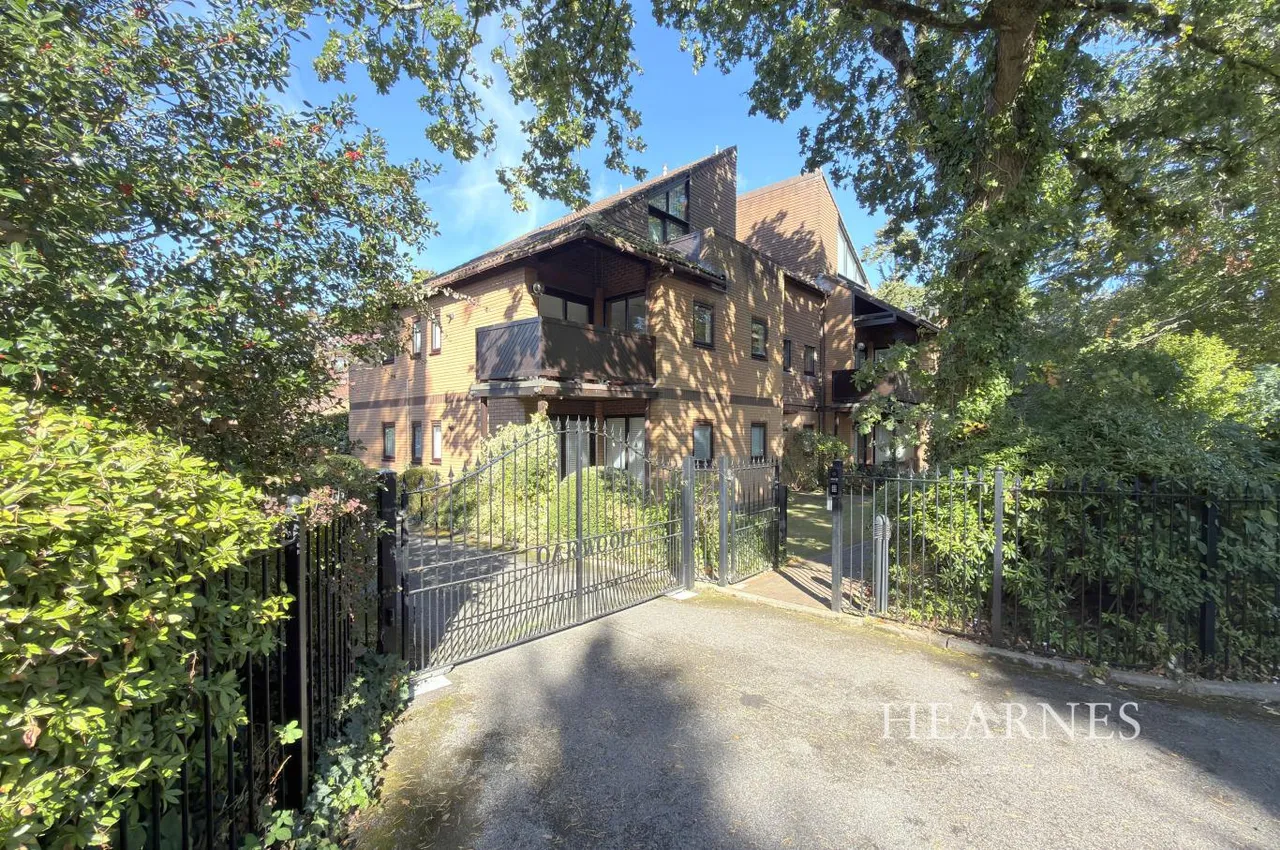3 bed flat for sale, Oakwood, BH3
