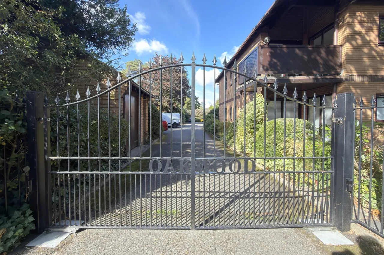 Oakwood, BH3, photo 17