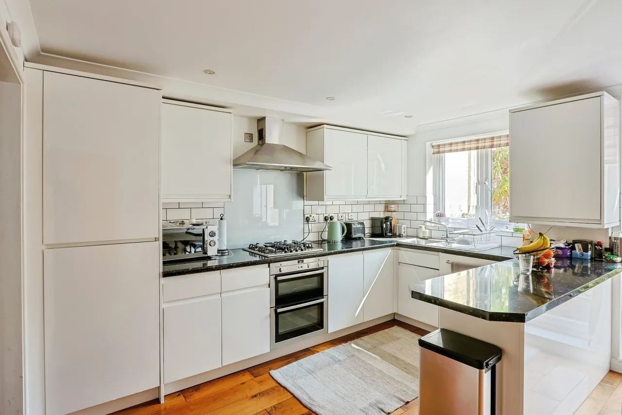 Norwich Avenue, Bournemouth, BH2, photo 3