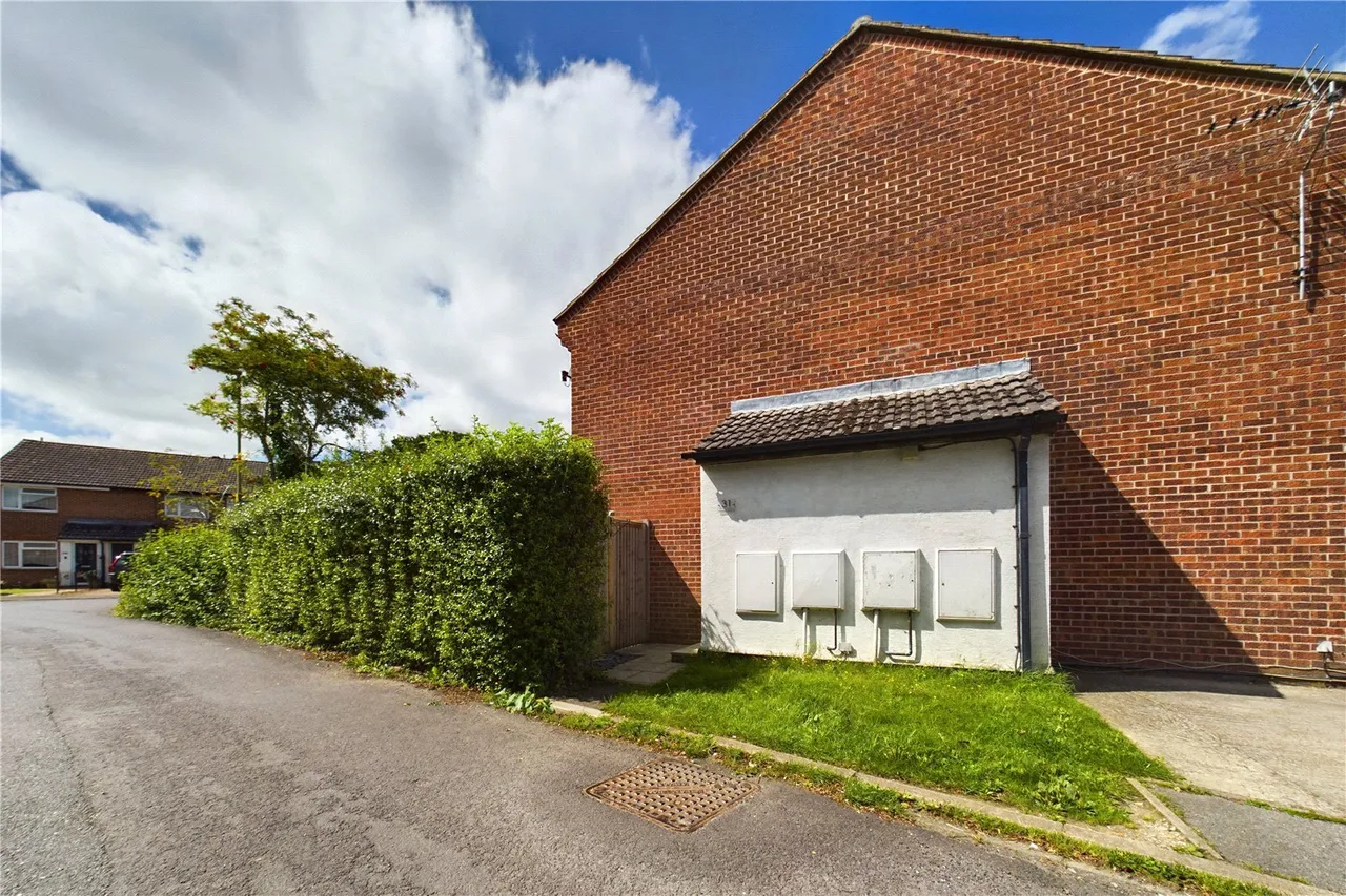 1 bed house to rent, Stratfield Avenue, RG26