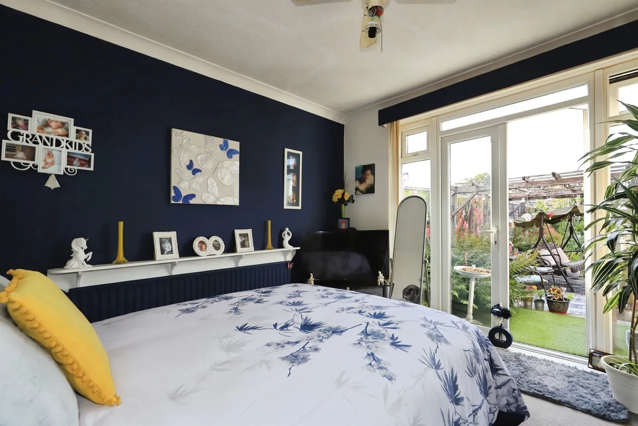 Moorcroft, Bilston, WV14, photo 9