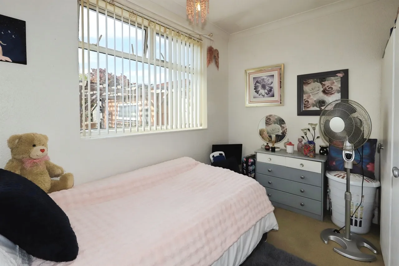 Moorcroft, Bilston, WV14, photo 12