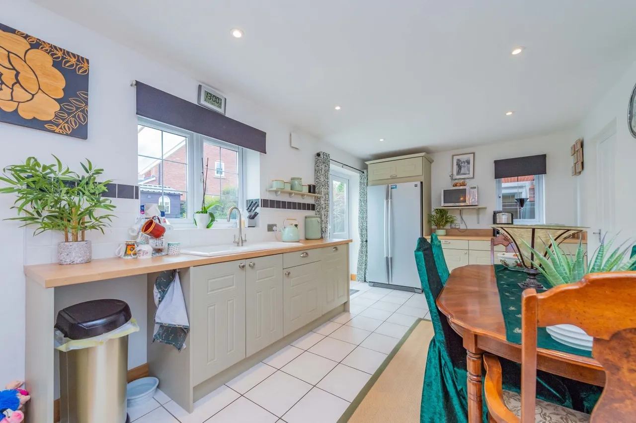 Drake Close, Shrewsbury, SY2, photo 9