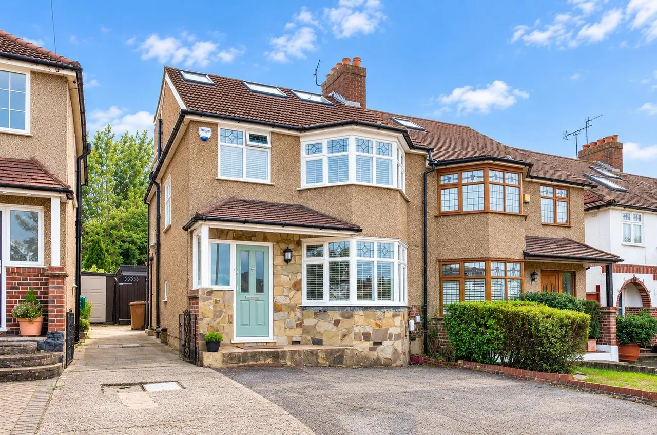 5 bed house for sale — Winkworth Road, Banstead, SM7 2QR