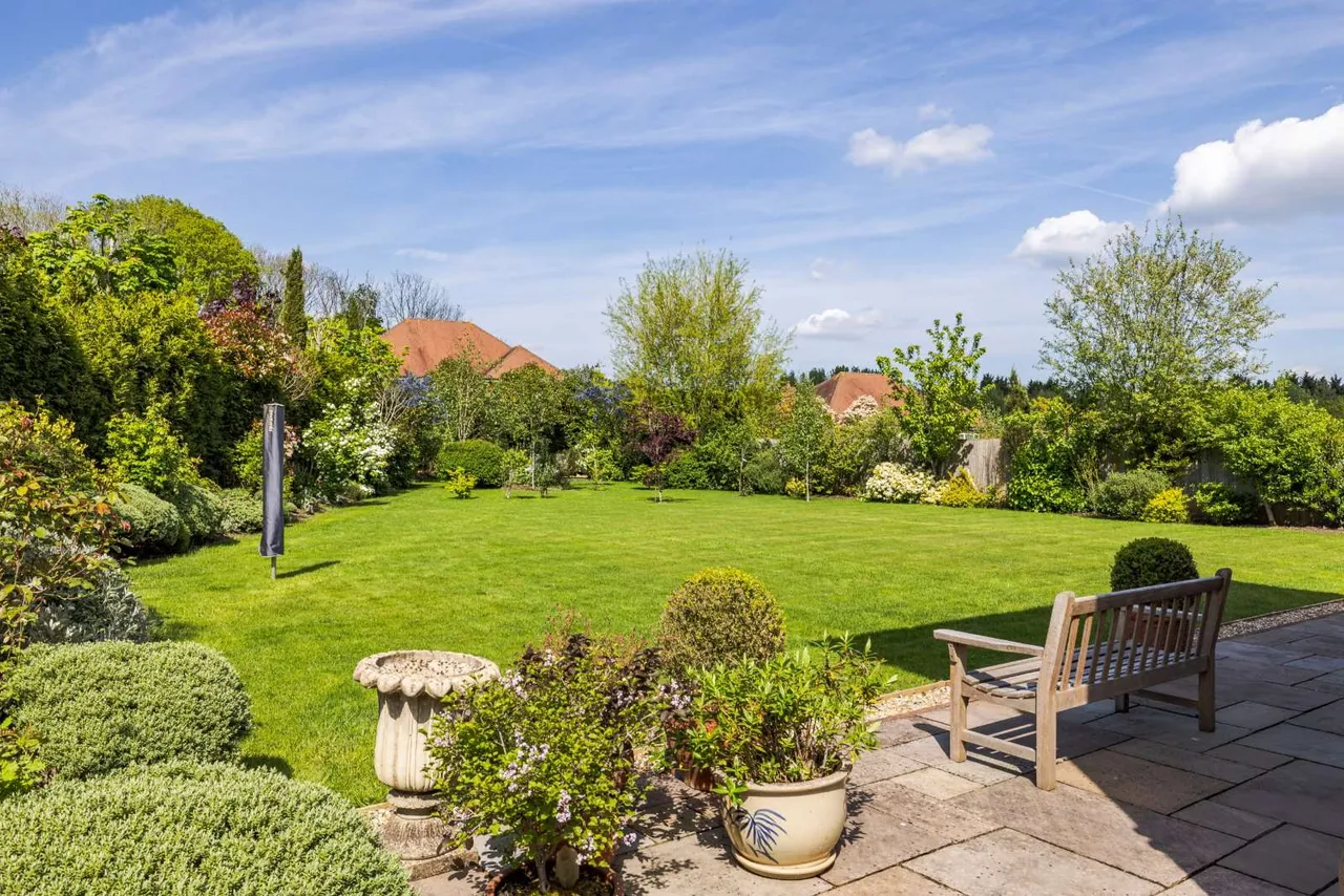 Bracken Lane, Cranleigh, GU6, photo 30