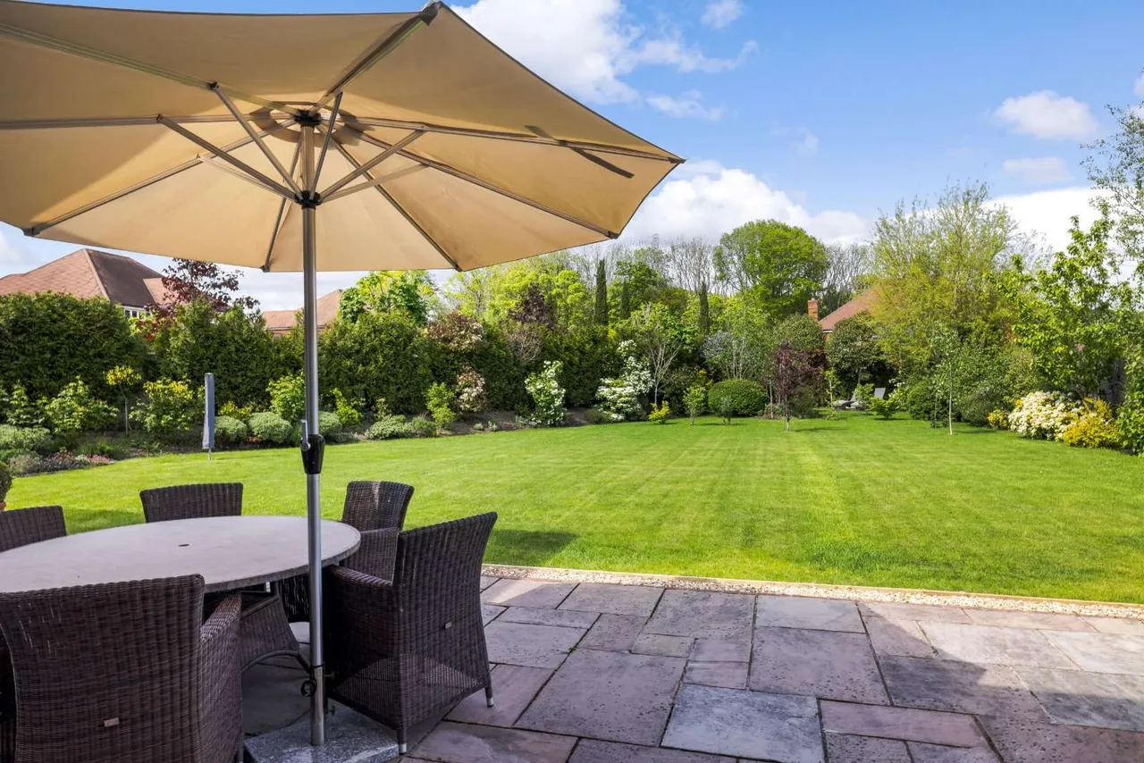 Bracken Lane, Cranleigh, GU6, photo 31