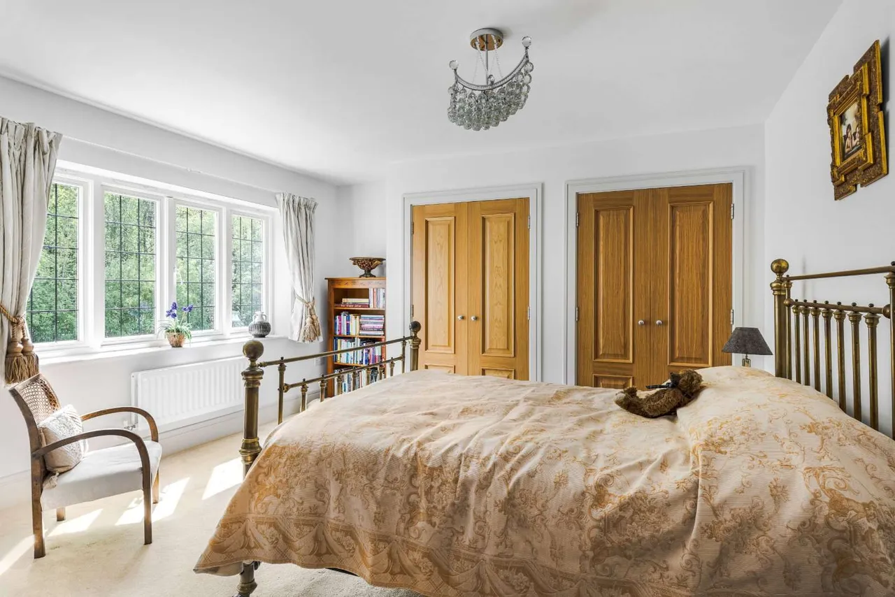 Bracken Lane, Cranleigh, GU6, photo 25