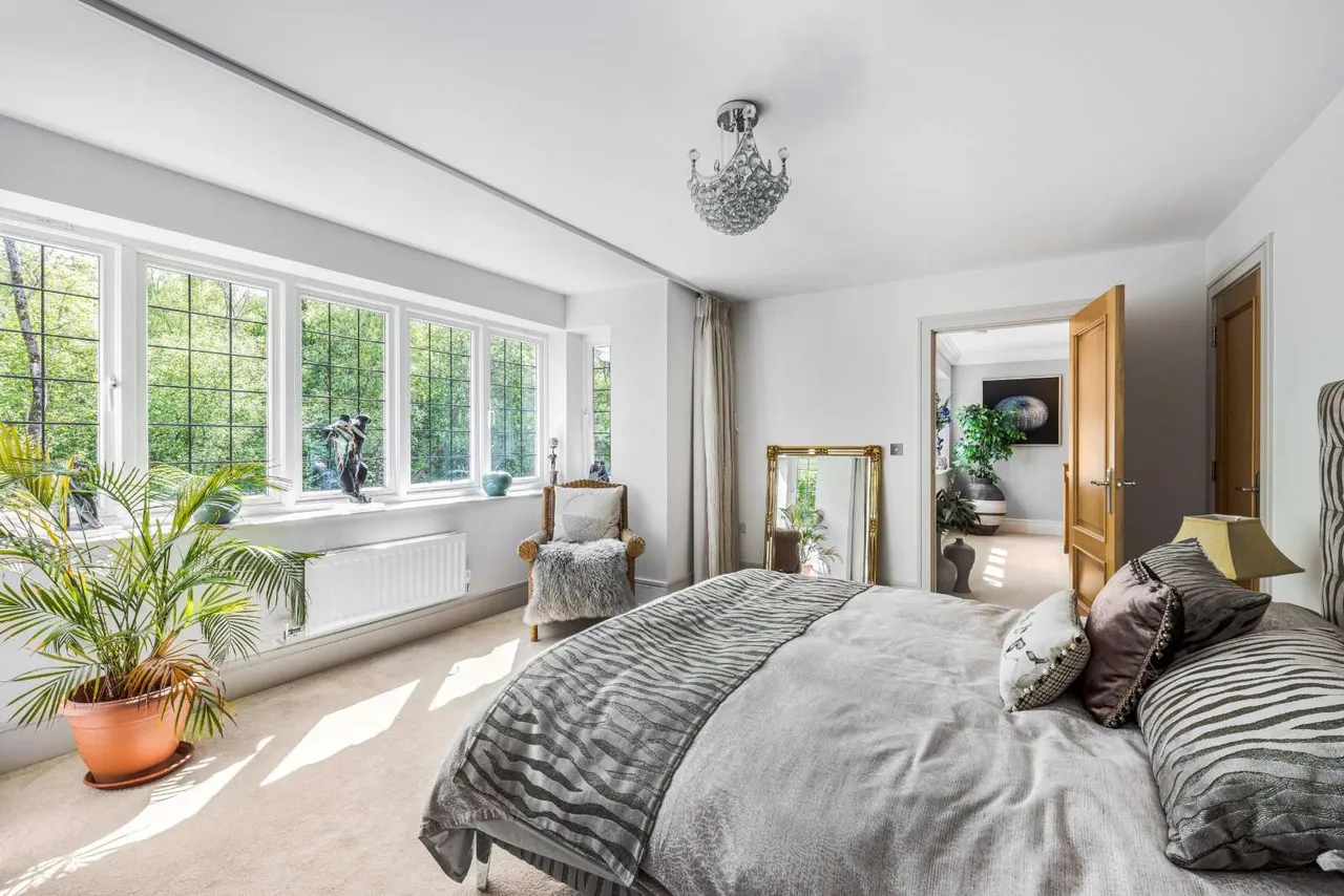 Bracken Lane, Cranleigh, GU6, photo 19