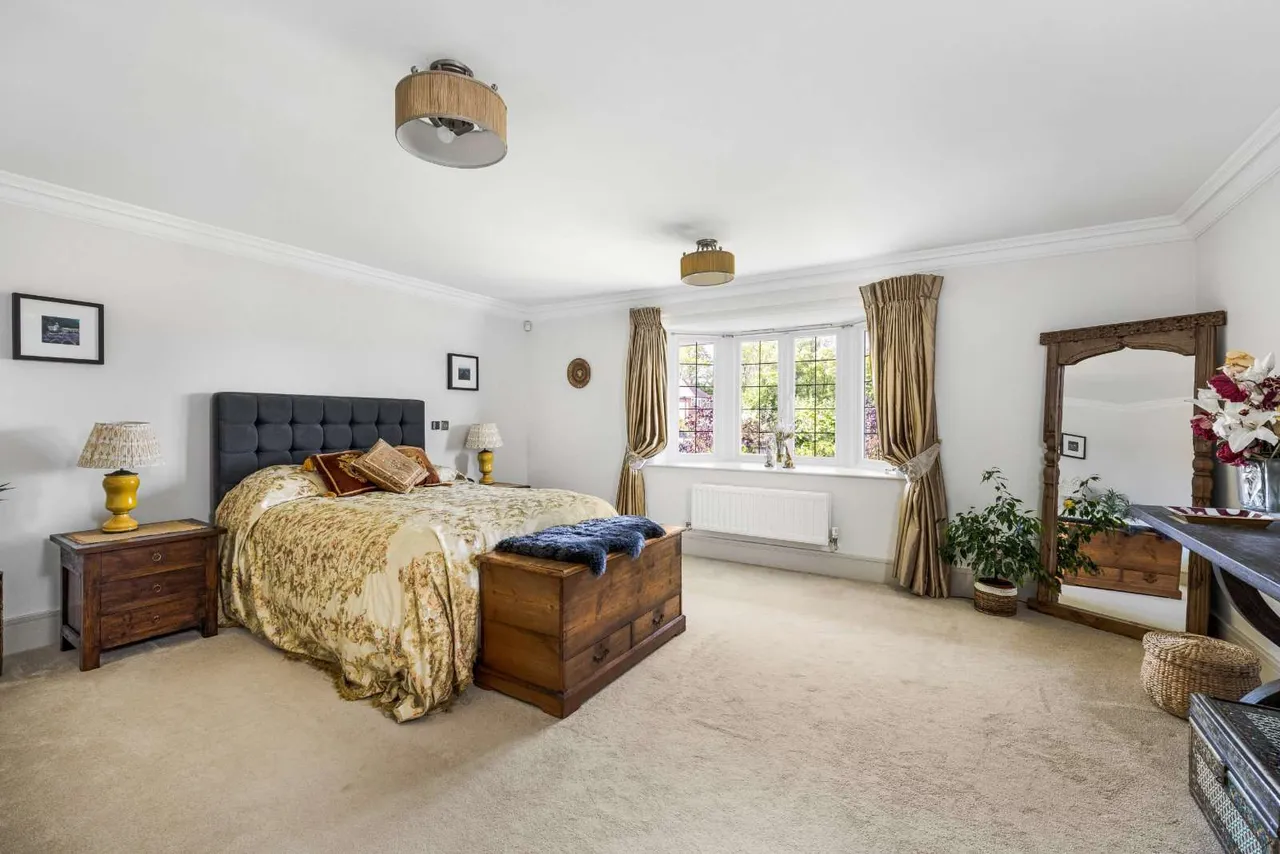 Bracken Lane, Cranleigh, GU6, photo 22
