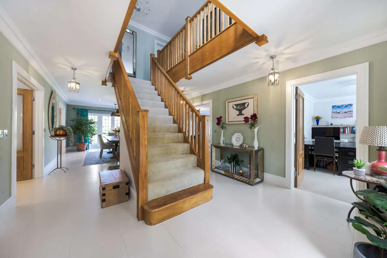 Bracken Lane, Cranleigh, GU6, photo 16
