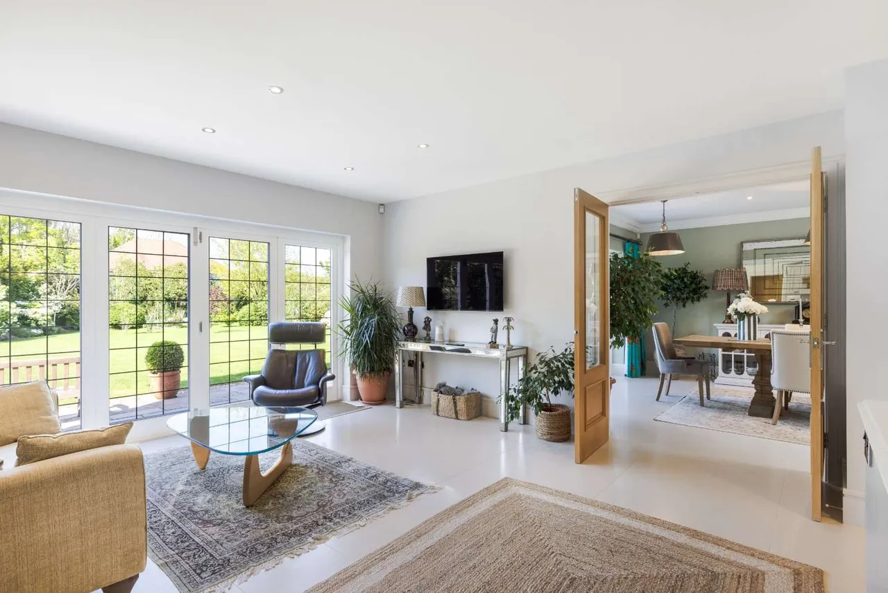 Bracken Lane, Cranleigh, GU6, photo 10