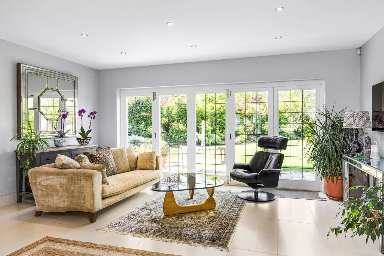 Bracken Lane, Cranleigh, GU6, photo 5