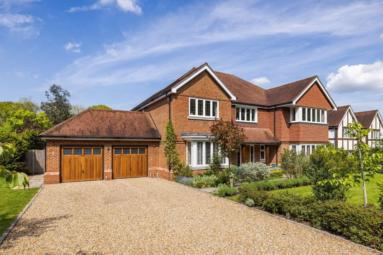 Bracken Lane, Cranleigh, GU6, photo 27