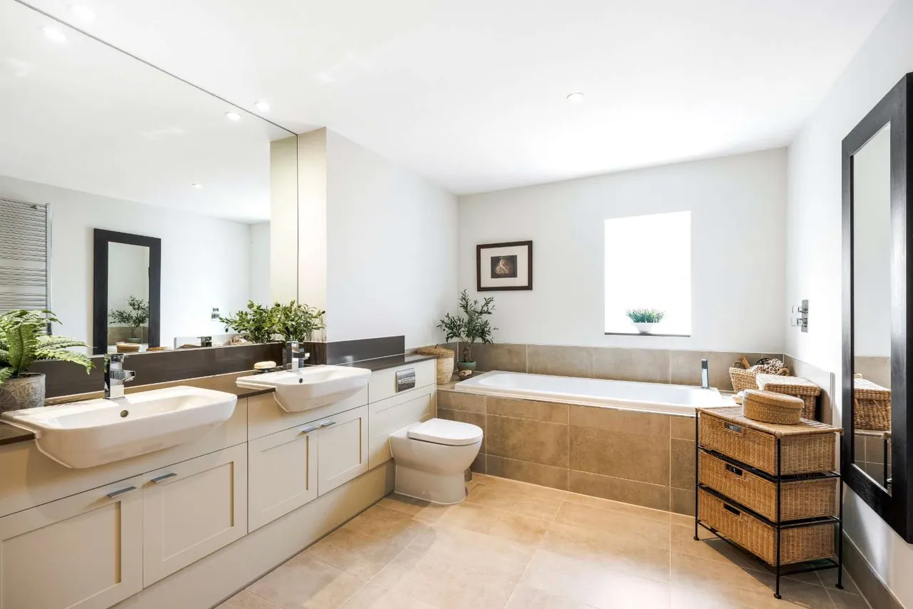 Bracken Lane, Cranleigh, GU6, photo 21