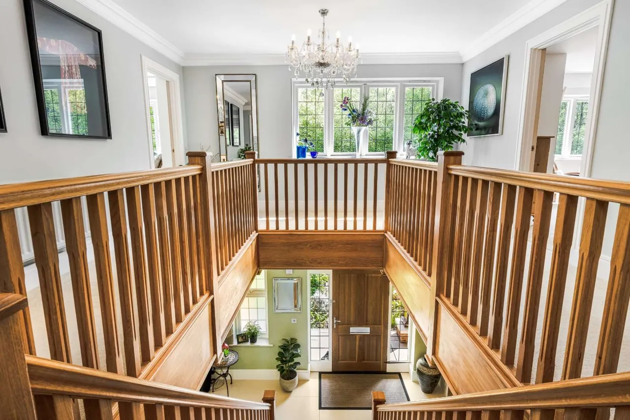Bracken Lane, Cranleigh, GU6, photo 17
