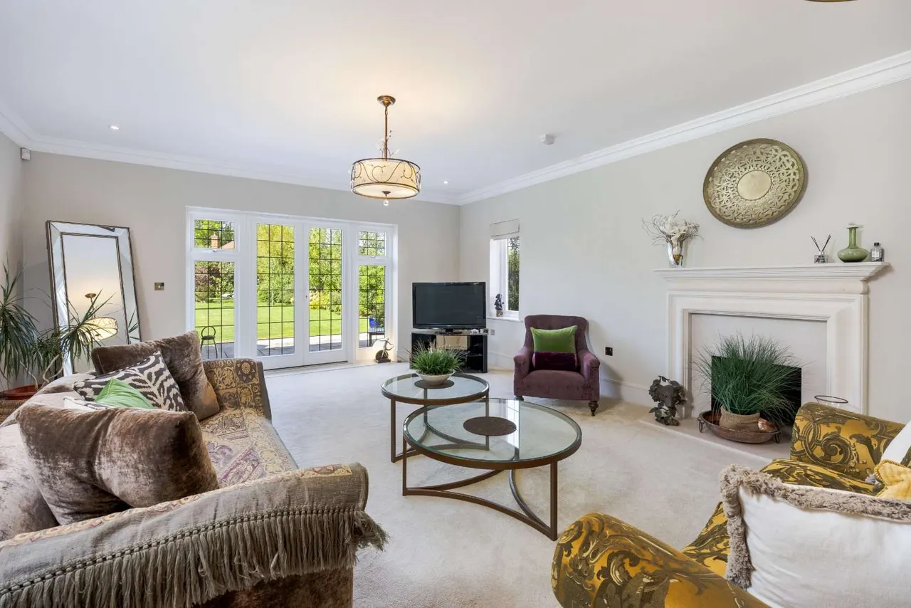 Bracken Lane, Cranleigh, GU6, photo 4