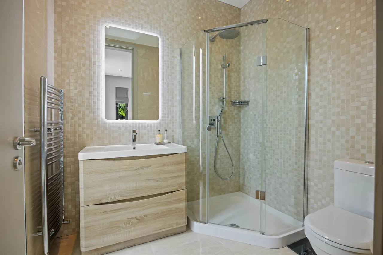 Ballygrainey Road, Holywood, BT18, photo 32