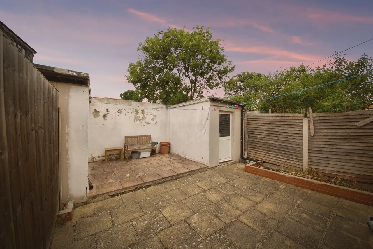 Kingston Road, Ilford, photo 6