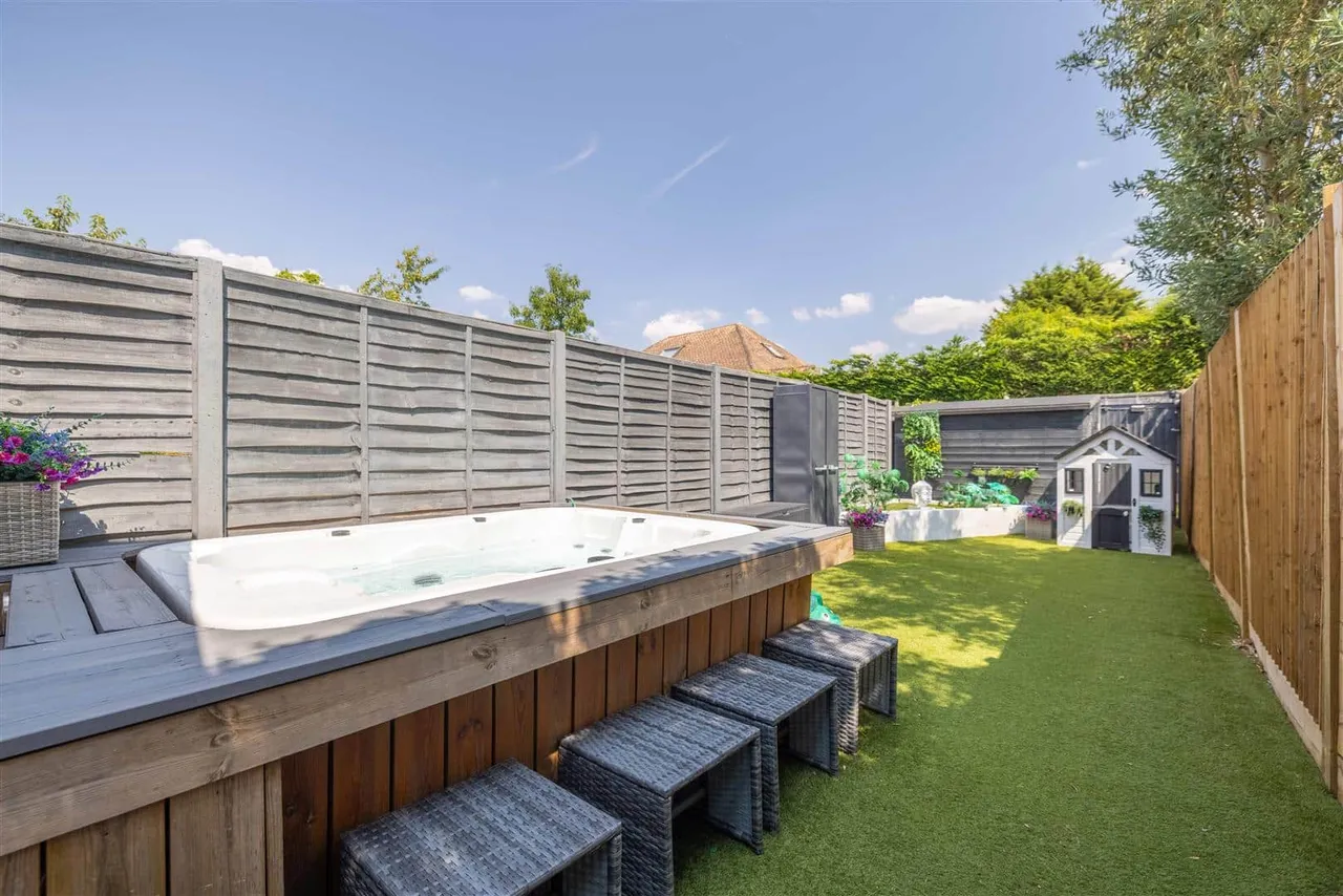 Rays Avenue, Windsor, Berkshire, SL4 5HG, photo 16