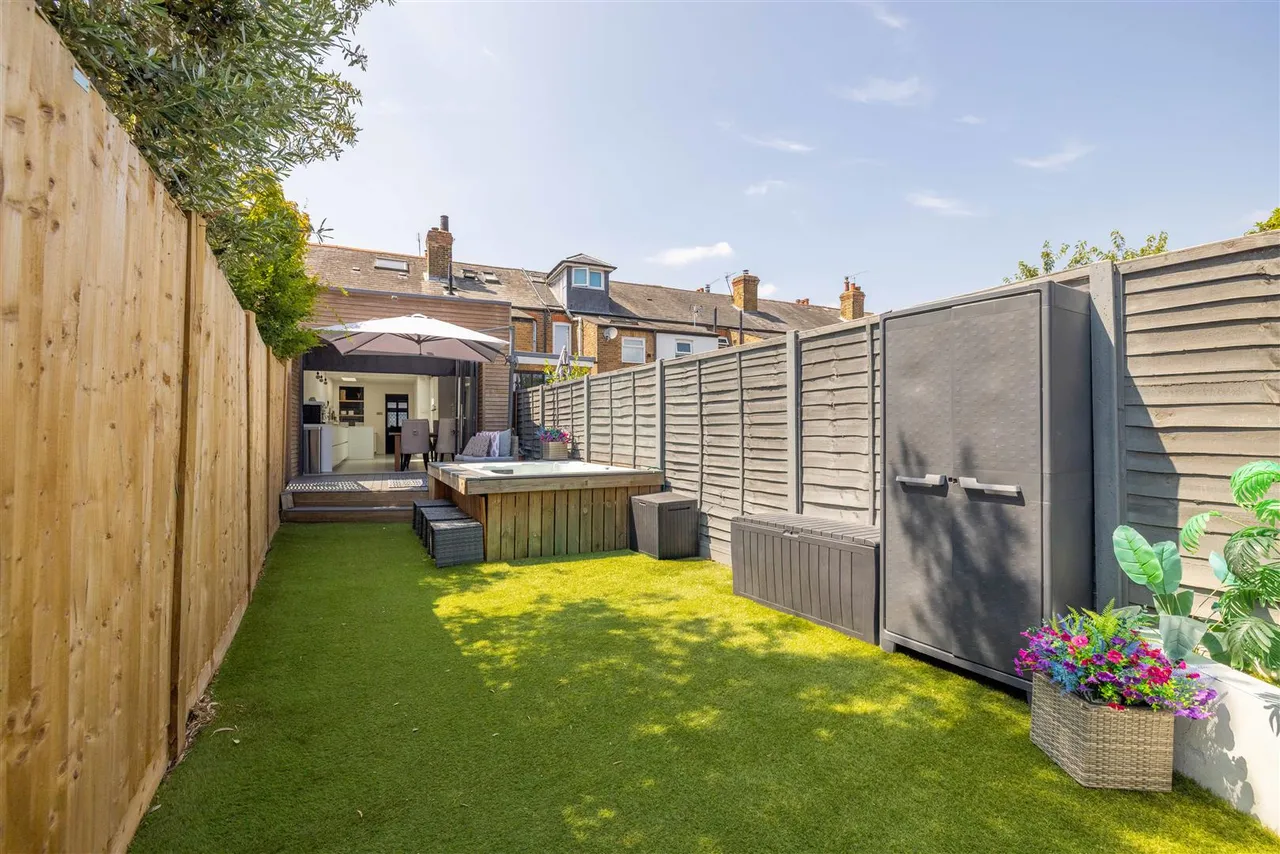 Rays Avenue, Windsor, Berkshire, SL4 5HG, photo 17