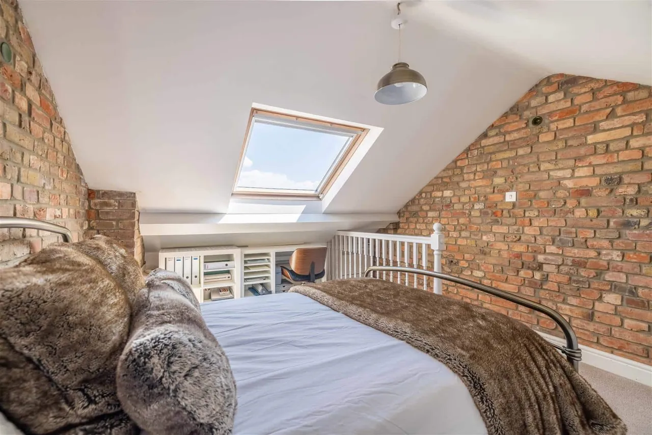 Rays Avenue, Windsor, Berkshire, SL4 5HG, photo 11