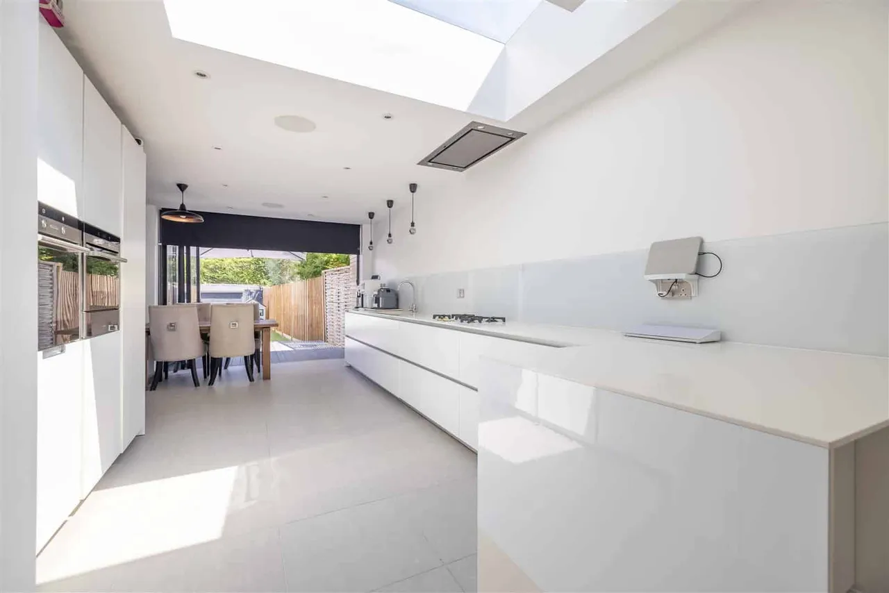 Rays Avenue, Windsor, Berkshire, SL4 5HG, photo 4