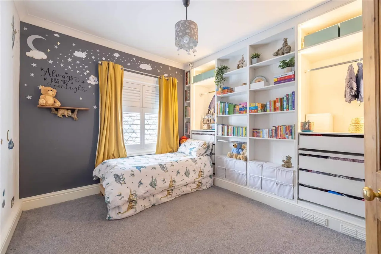 Rays Avenue, Windsor, Berkshire, SL4 5HG, photo 12