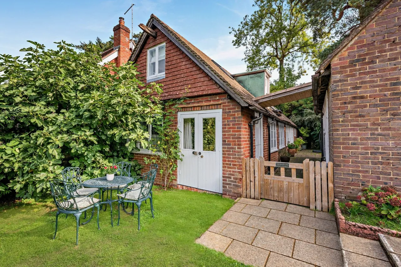 Grayswood Road, Haslemere, GU27, photo 17