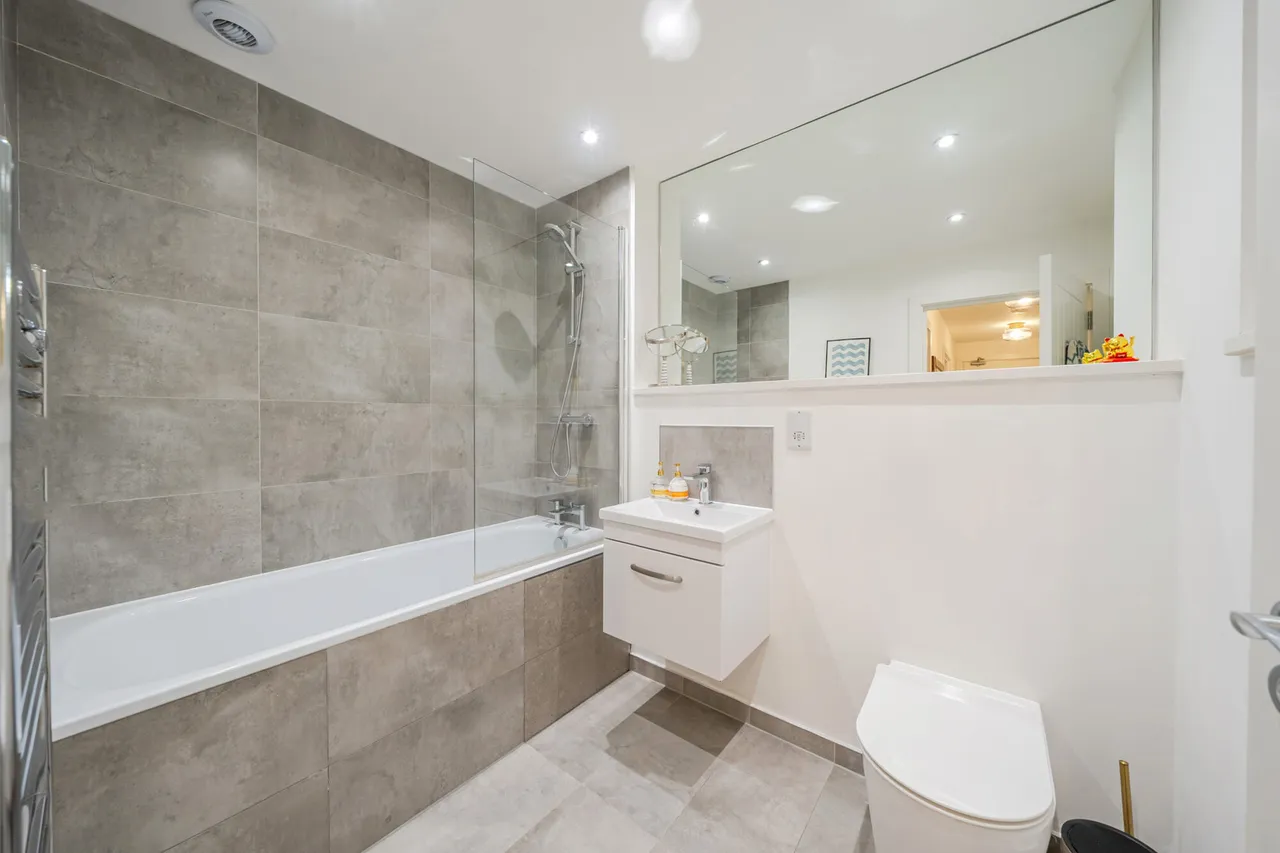Brandram Road, SE13, photo 5