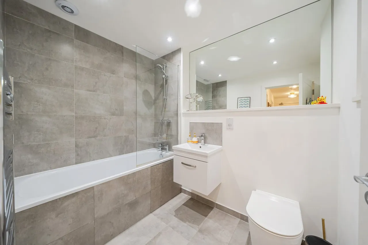 Brandram Road, SE13, photo 5