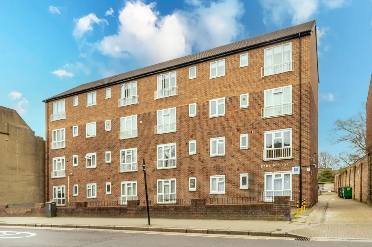 London, E13, photo 6