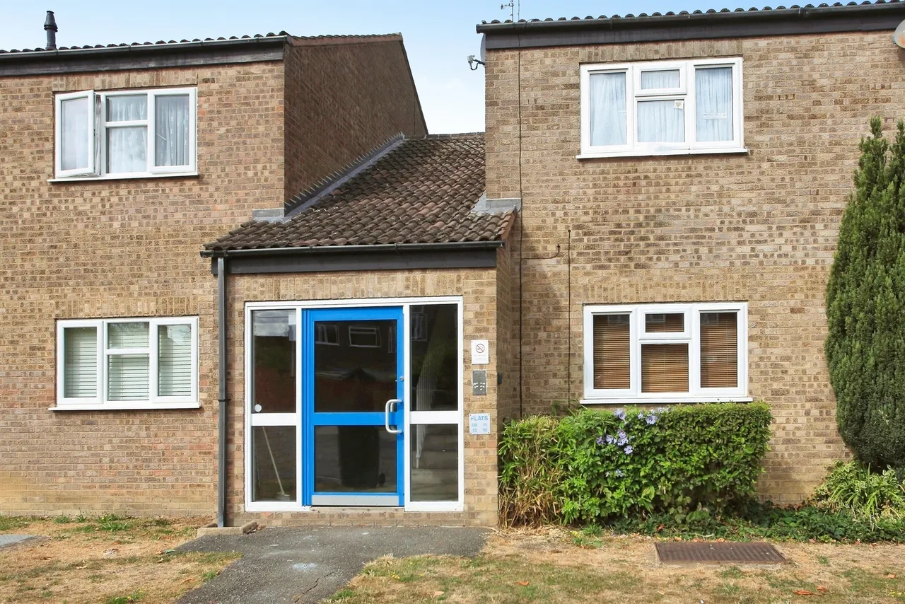 2 bed flat for sale, Appleyard Peterborough, PE2