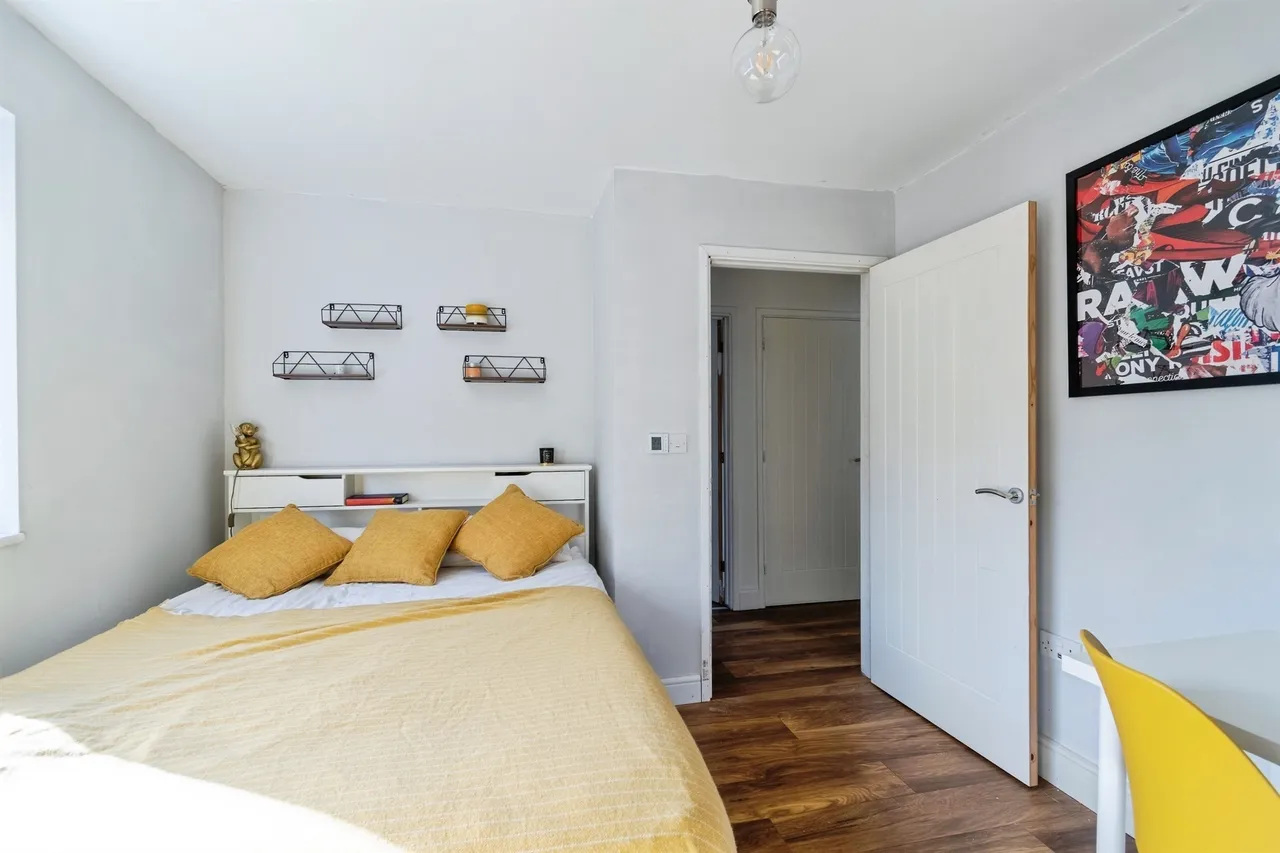 Beanacre Road, Melksham, SN12, photo 13