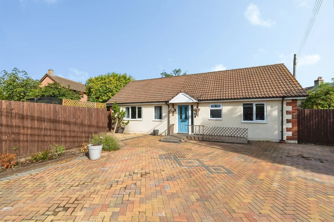 Beanacre Road, Melksham, SN12, photo 19