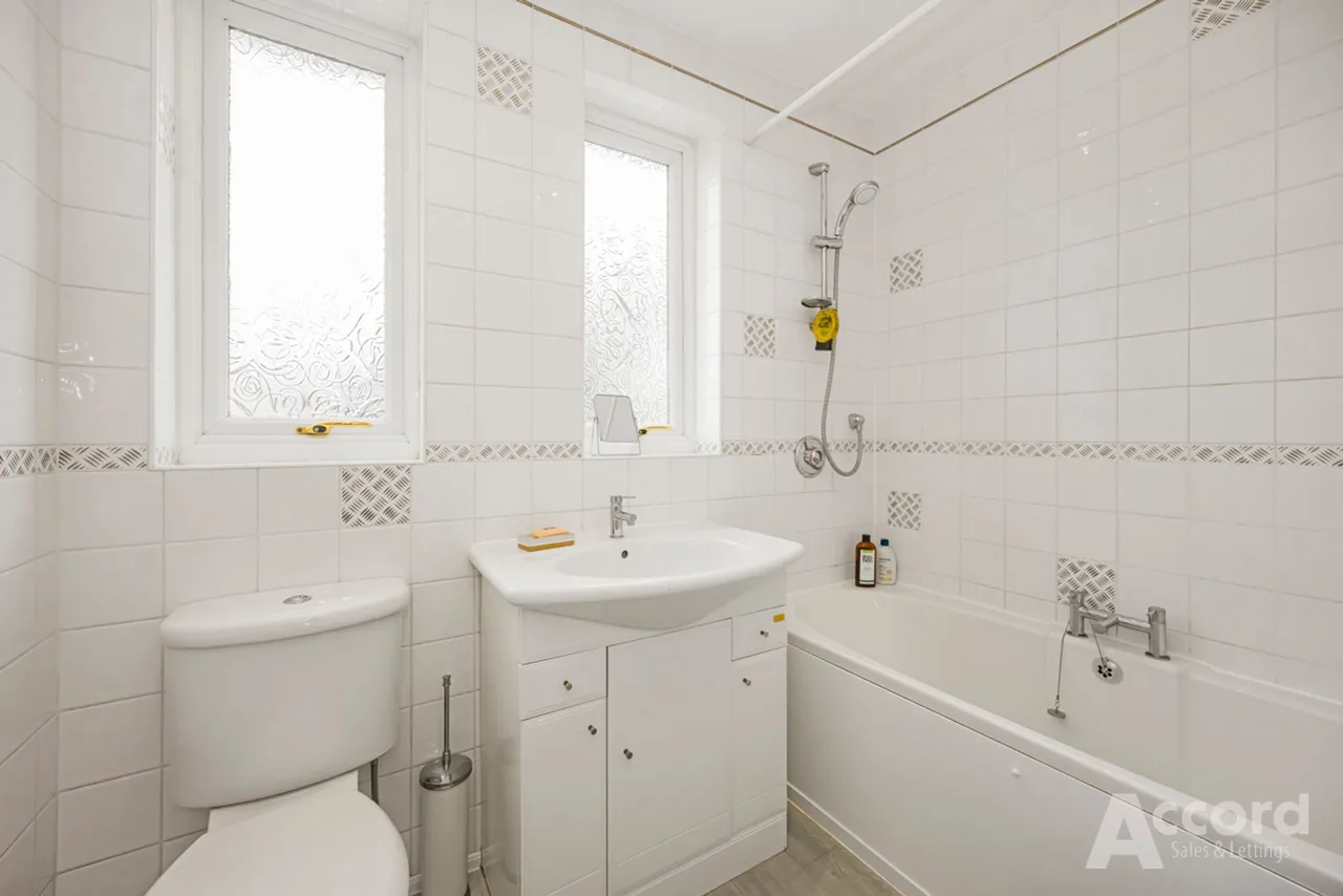 Dee Way, Romford, RM1, photo 45