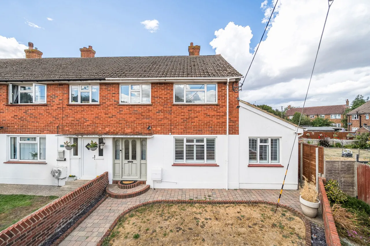 3 bed property for sale — Woodmount, Swanley, BR8