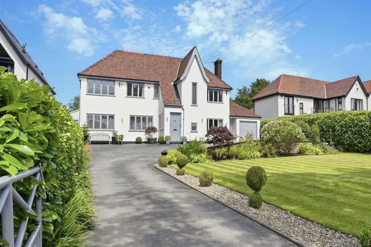 5 bed house for sale — Dumbah Lane, Bollington, Macclesfield