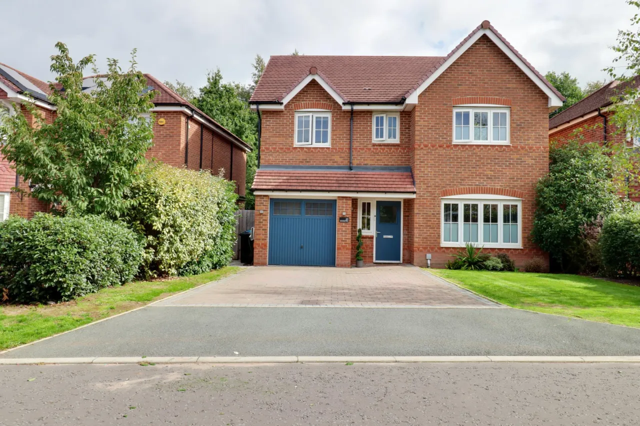 4 bed property for sale, Dairyfields Road, Nantwich