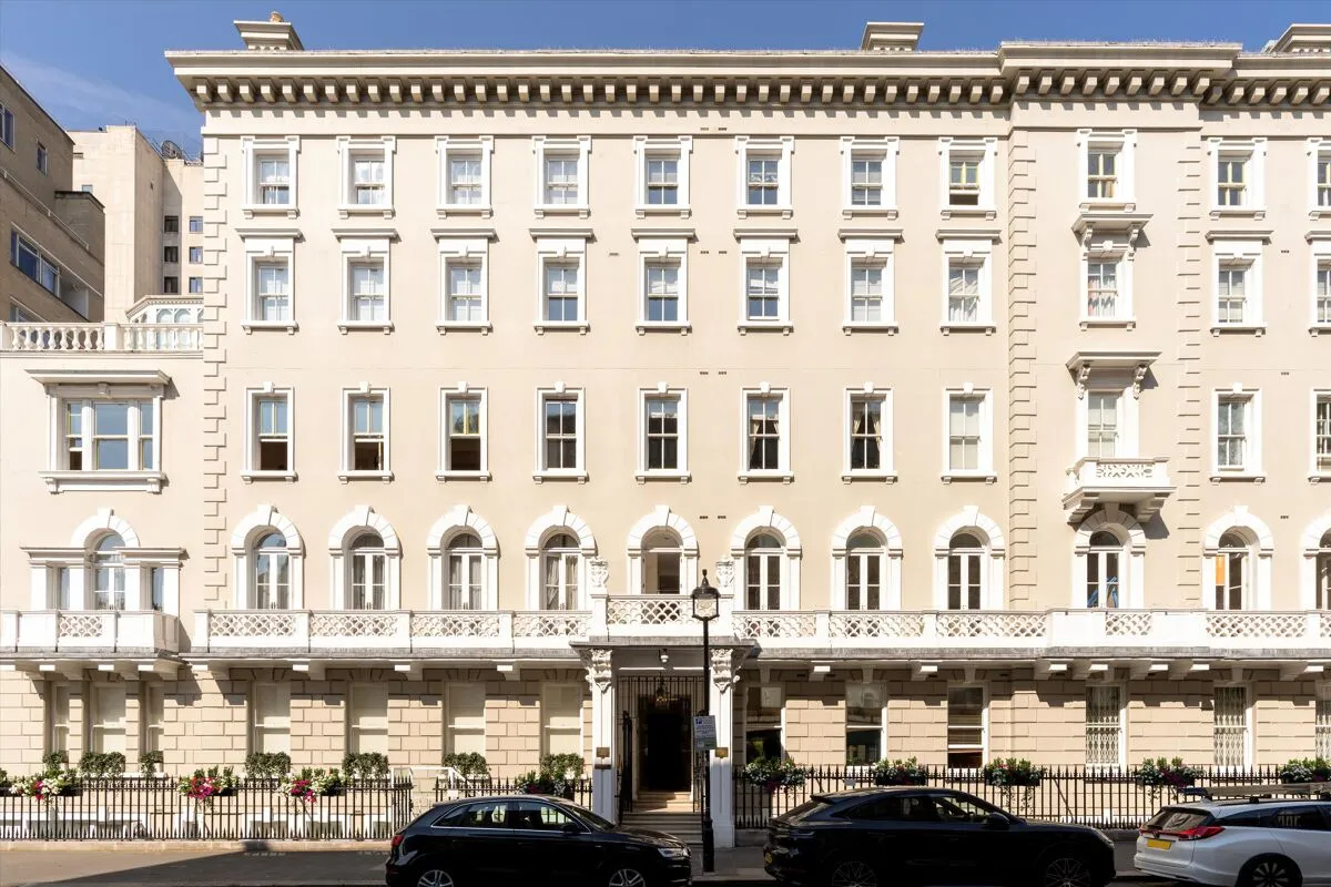 3 bed flat for sale, Lowndes Square, London, SW1X