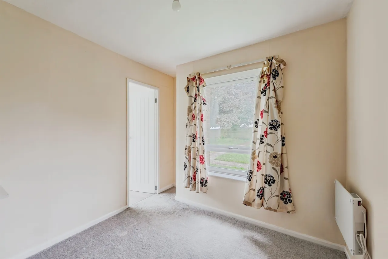 Longbridge Road, Horley, RH6, photo 8