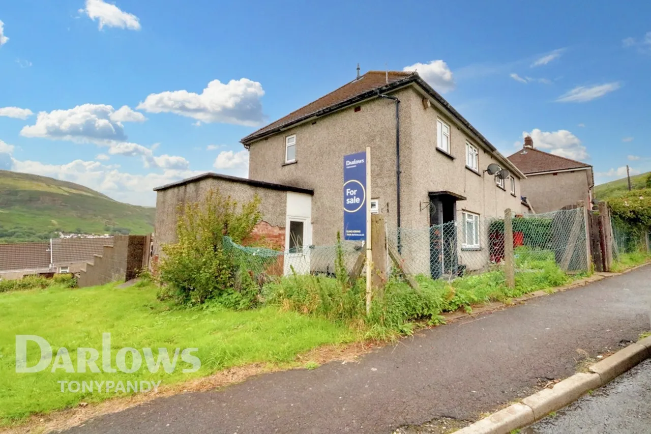 3 bed house for sale, Pentre, CF41