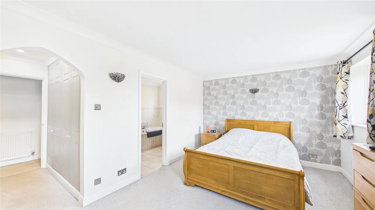 Weston Grove, Bagshot, GU19, photo 10
