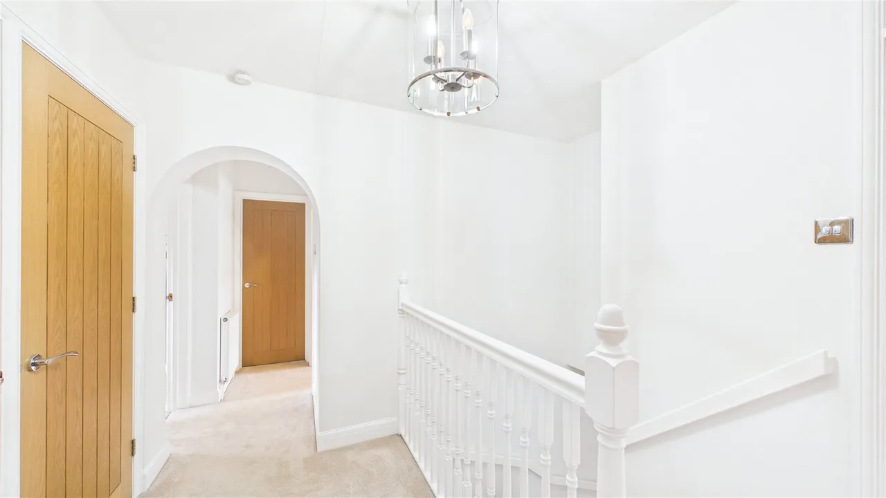 Weston Grove, Bagshot, GU19, photo 9
