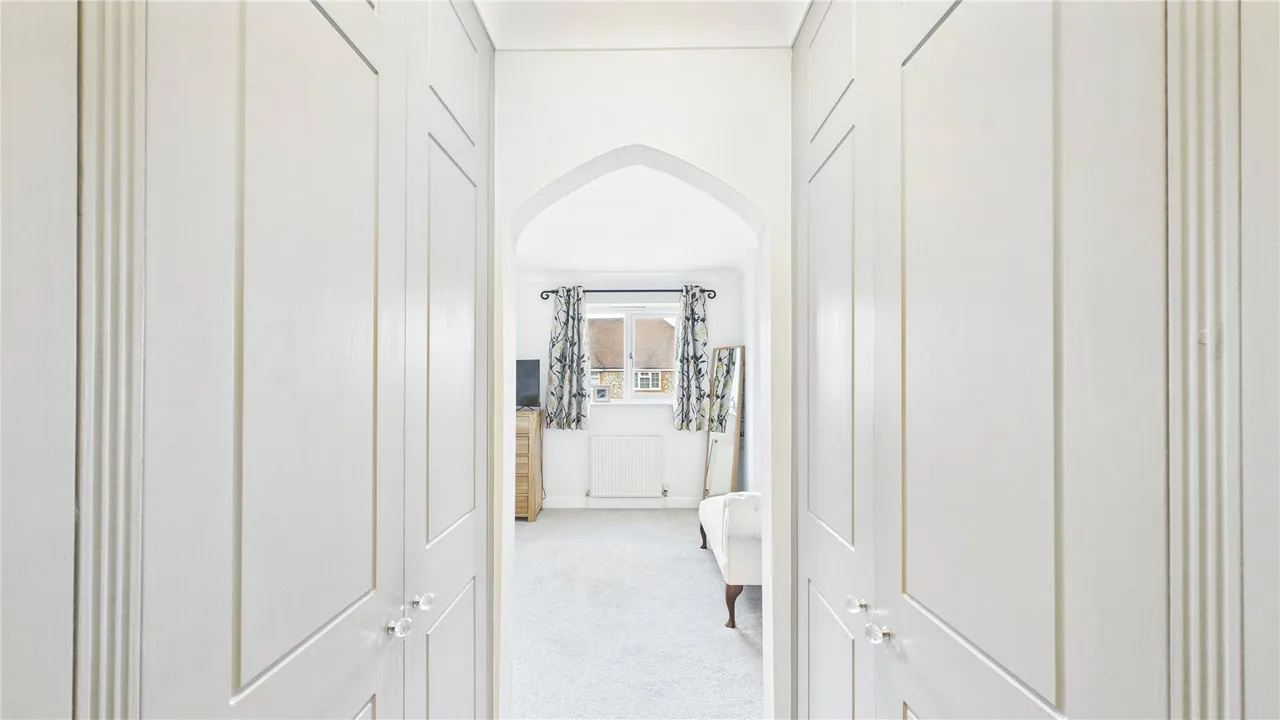 Weston Grove, Bagshot, GU19, photo 11
