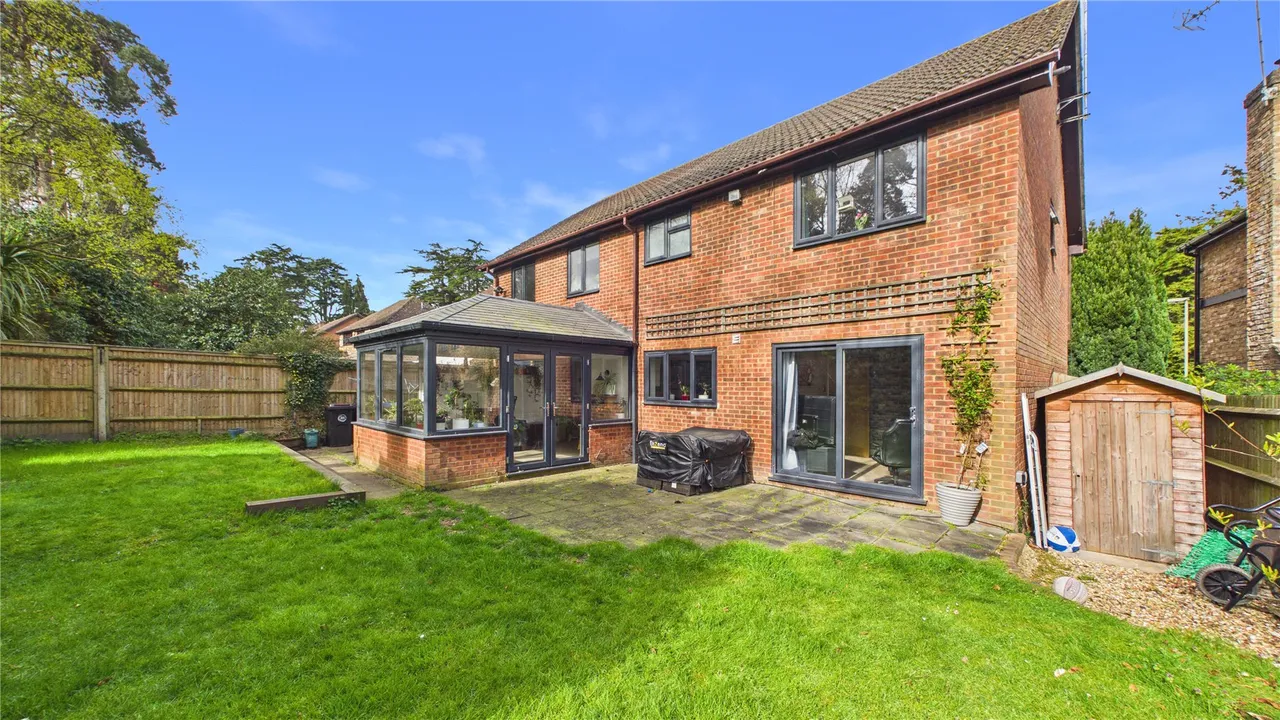 Weston Grove, Bagshot, GU19, photo 18