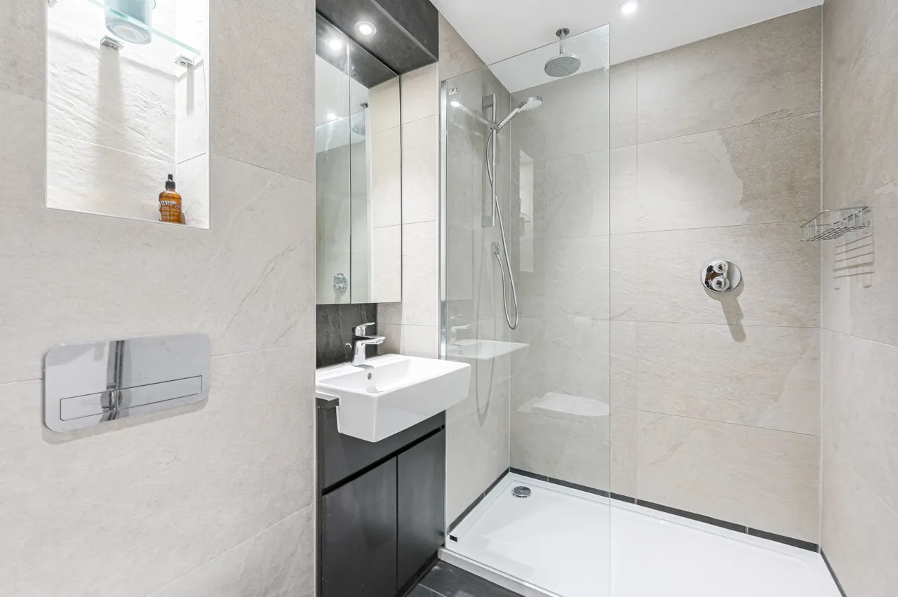 Flat 26, Thomas York House, 107 Woolwich High Street, London, photo 12
