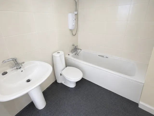 Station Road, Blackpool, FY4, photo 7